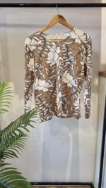 Remera Hojas Lanilla Estampada