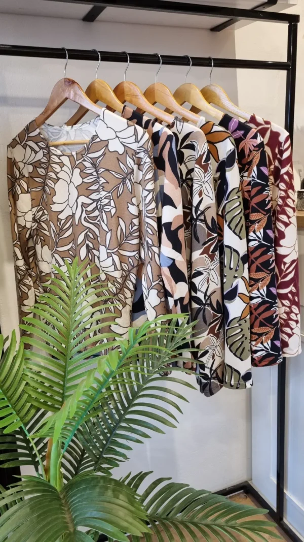 Remera Hojas Lanilla Estampada - Imagen 2
